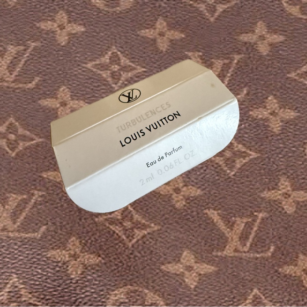 Louis Vuitton Turbulences Sample
